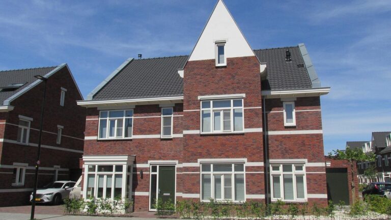 Groen landschap van de Gelderse Vallei met bossen en heidevelden, representatief voor het woongebied Ede